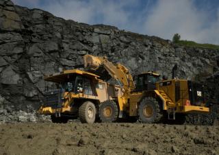 Gumikerekes homlokrakodók Caterpillar 988K XE