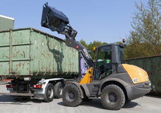 Gumikerekes homlokrakodók Mecalac AF1200