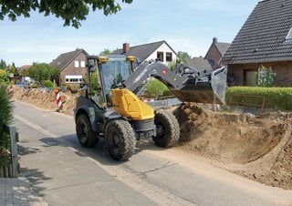 Gumikerekes homlokrakodók Mecalac AS900