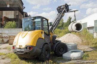Gumikerekes homlokrakodók Ahlmann AX 850