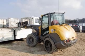 Gumikerekes homlokrakodók Mecalac AX 850