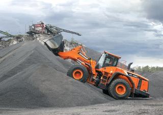 Gumikerekes homlokrakodók Doosan DL450-5