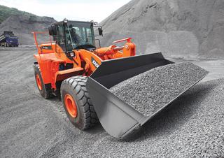 Gumikerekes homlokrakodók Doosan DL550-3