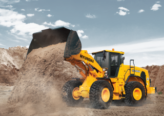 Gumikerekes homlokrakodók Hyundai HL960