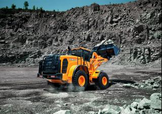 Gumikerekes homlokrakodók Hyundai HL960HD