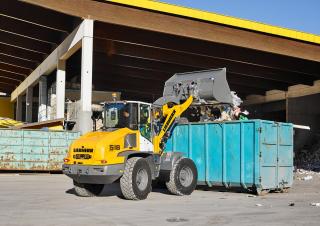 Gumikerekes homlokrakodók Liebherr L 518 Stereo
