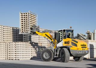 Gumikerekes homlokrakodók Liebherr L 518 Stereo