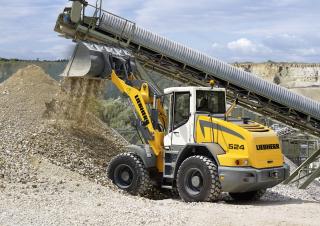 Gumikerekes homlokrakodók Liebherr L 524