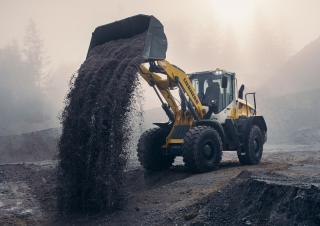 Gumikerekes homlokrakodók Liebherr L 526