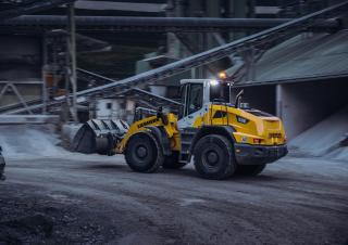 Gumikerekes homlokrakodók Liebherr L 538
