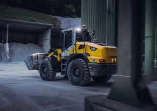 Gumikerekes homlokrakodók Liebherr L 538