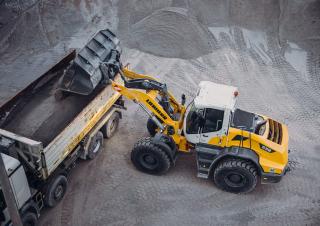 Gumikerekes homlokrakodók Liebherr L 538