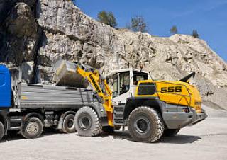 Gumikerekes homlokrakodók Liebherr L 556 XPower