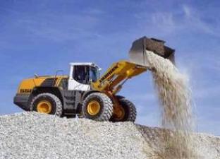Gumikerekes homlokrakodók Liebherr L 566