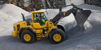 Gumikerekes homlokrakodók Volvo L120GLB