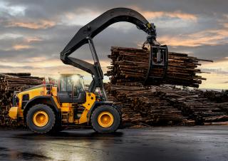 Gumikerekes homlokrakodók Volvo L200 High Lift