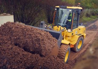 Gumikerekes homlokrakodók Volvo L30 