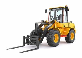 Gumikerekes homlokrakodók Volvo L30 