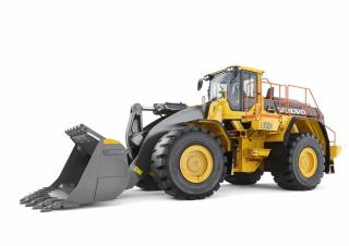 Gumikerekes homlokrakodók Volvo L350H