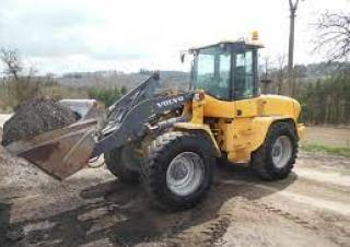 Gumikerekes homlokrakodók Volvo L45B