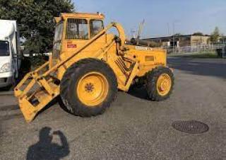 Gumikerekes homlokrakodók Volvo LM620