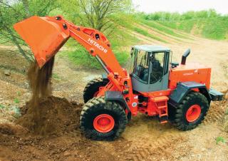 Gumikerekes homlokrakodók Hitachi LX 290 E