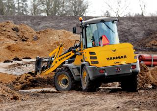 Gumikerekes homlokrakodók Yanmar V 100