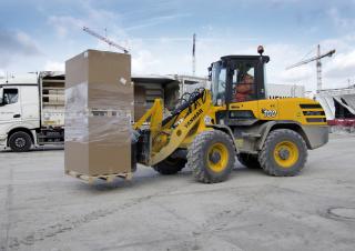 Gumikerekes homlokrakodók Yanmar V 100