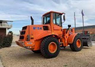 Gumikerekes homlokrakodók Fiat Kobelco W 130 Evolution