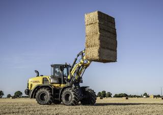 Gumikerekes homlokrakodók New Holland W130D LR