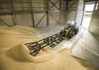 Gumikerekes homlokrakodók New Holland W170D LR