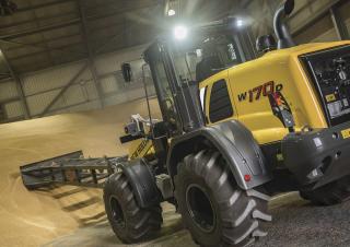 Gumikerekes homlokrakodók New Holland W170D LR
