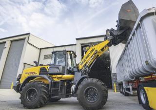 Gumikerekes homlokrakodók New Holland W170D LR