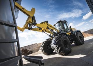 Gumikerekes homlokrakodók New Holland W170D LR