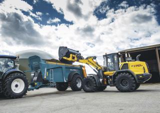 Gumikerekes homlokrakodók New Holland W170D LR