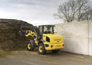 Gumikerekes homlokrakodók New Holland W70C Z-bar