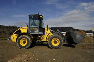 Gumikerekes homlokrakodók New Holland W80B TC