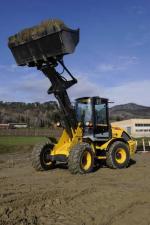 Gumikerekes homlokrakodók New Holland W80B TC