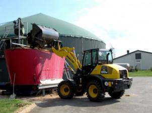 Gumikerekes homlokrakodók Komatsu WA100M-6