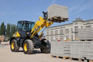 Gumikerekes homlokrakodók Komatsu WA100M-6