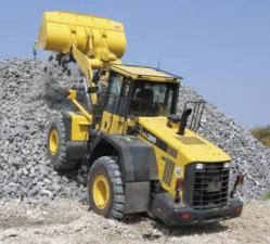 Gumikerekes homlokrakodók Komatsu WA380-5