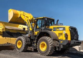 Gumikerekes homlokrakodók Komatsu WA380-8E0