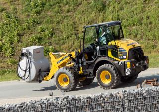 Gumikerekes homlokrakodók Komatsu WA80M-7