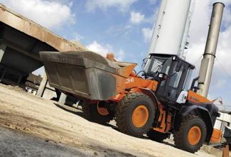 Gumikerekes homlokrakodók Hitachi ZW 180-5
