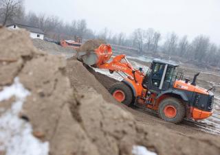 Gumikerekes homlokrakodók Hitachi ZW 250