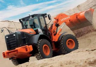 Gumikerekes homlokrakodók Hitachi ZW150-6