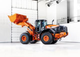 Gumikerekes homlokrakodók Hitachi ZW310-6