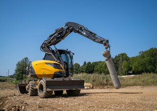 Gumikerekes kotrók Mecalac 15MWR