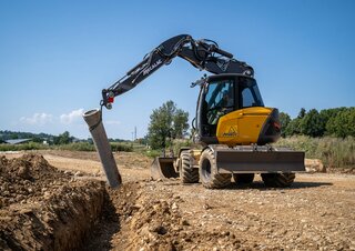 Gumikerekes kotrók Mecalac 15MWR