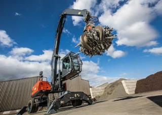 Gumikerekes kotrók Atlas 270 MH